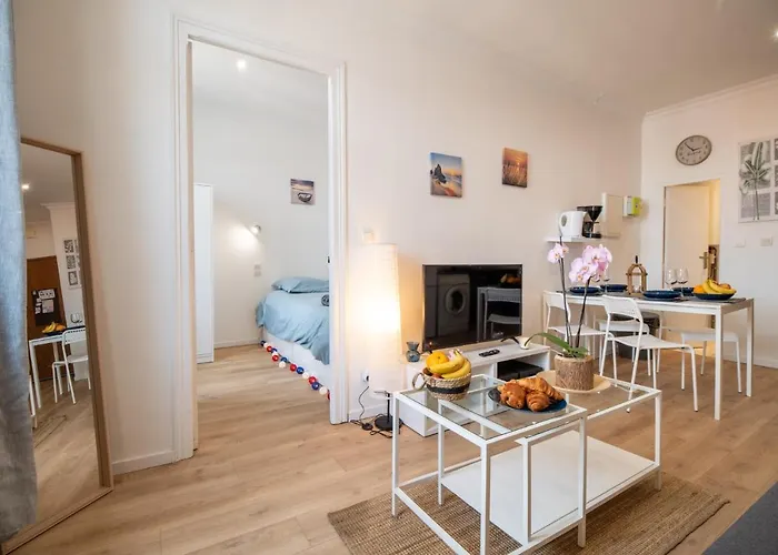 Private Independant Flat - Lourdes City Center - 2 Balconies